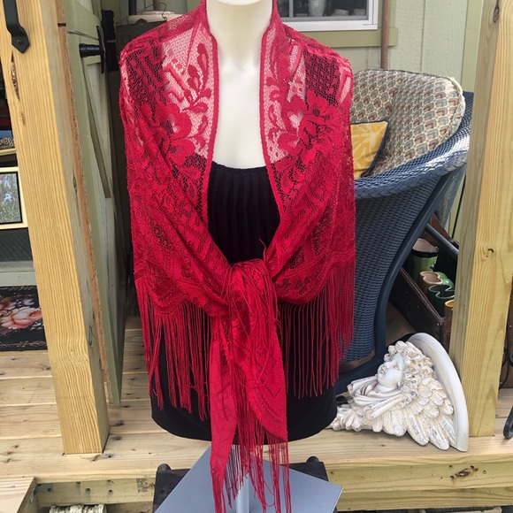 Vintage Red Lace Shawl Wrap w Fringe - Picture 4 of 4